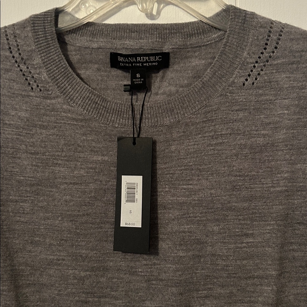 100% Wool Banana Republic Charcoal Short Sleeve Knit Tee - Picture 2 of 4